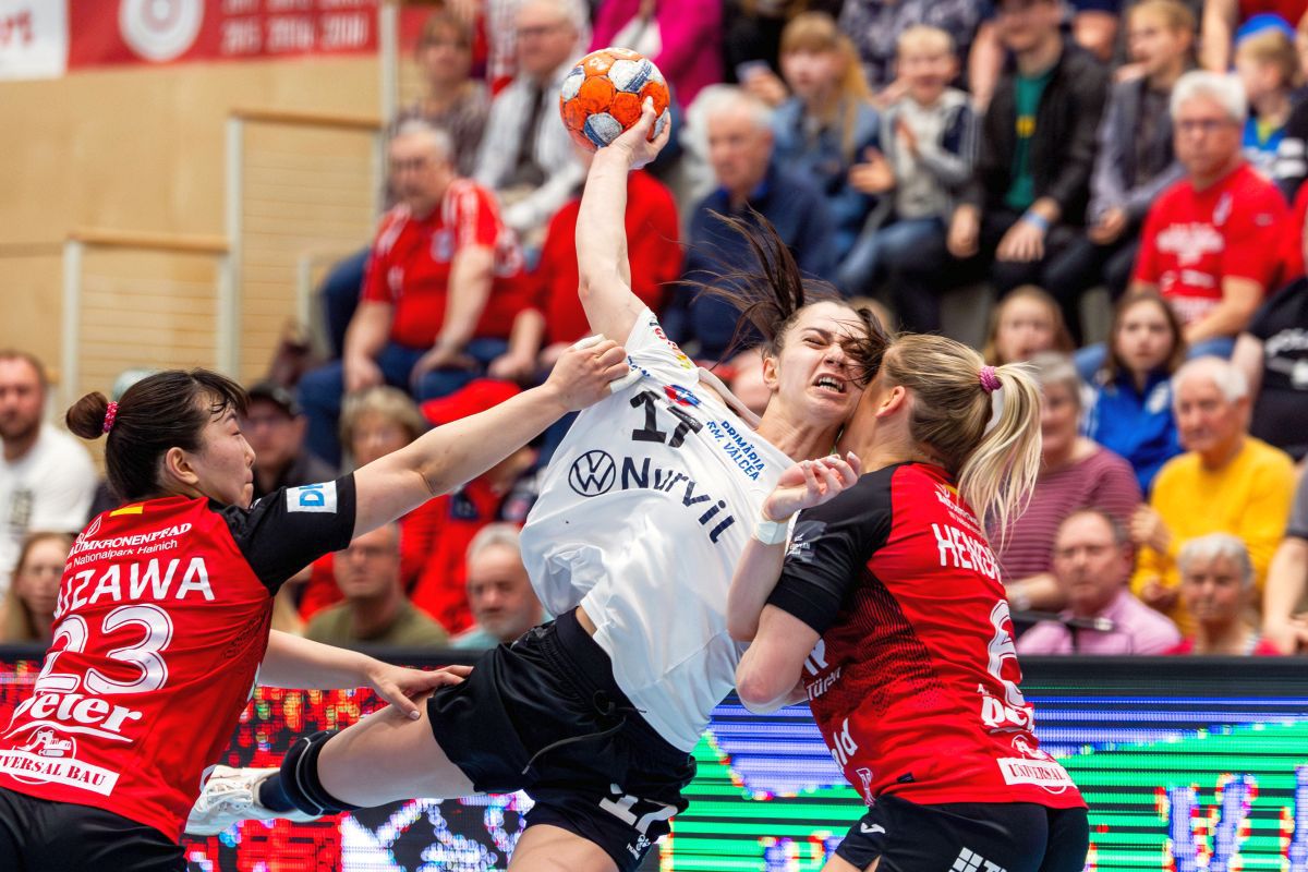 Cea mai râvnită handbalistă din „Liga Florilor” și-a anunțat plecarea de la echipă