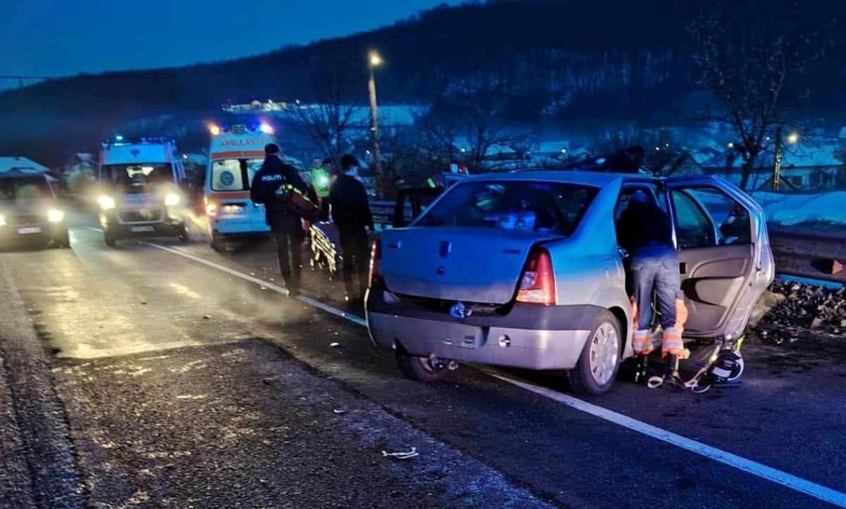 VIDEO UPDATE: Accident grav pe DN7 la Simeria Veche. O femeie din Alba și un bărbat au murit după ce două mașini s-au lovit