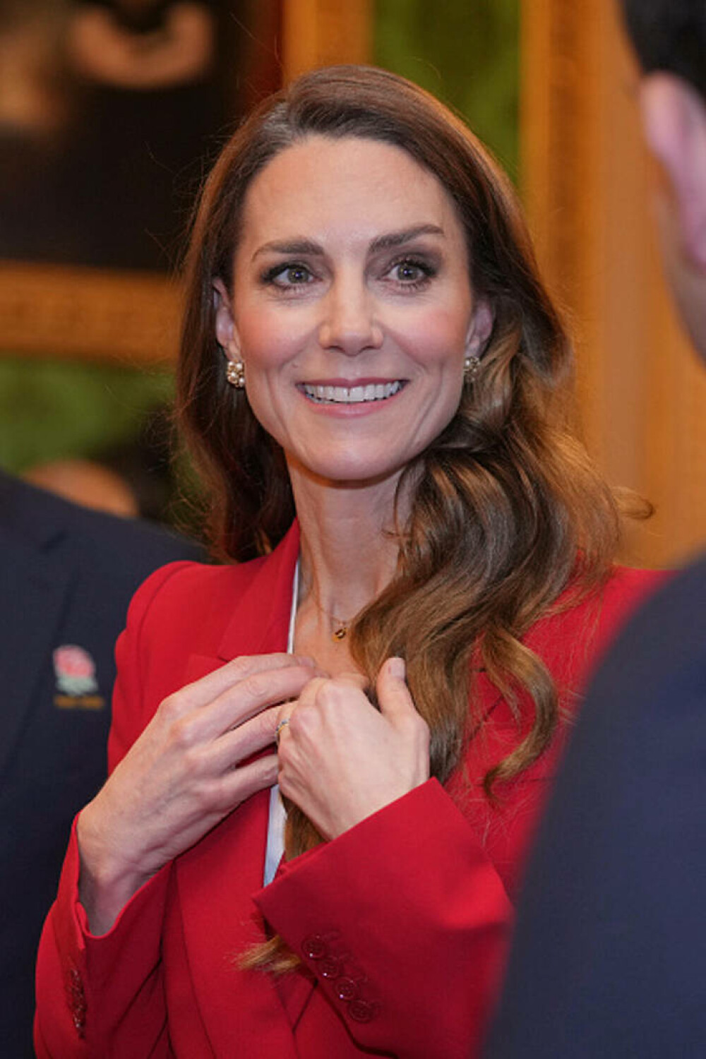 Prințesa de Wales a furat toate privirile într-un costum roșu îndrăzneț. Apariție elegantă la Castelul Windsor. GALERIE FOTO - Imaginea 17