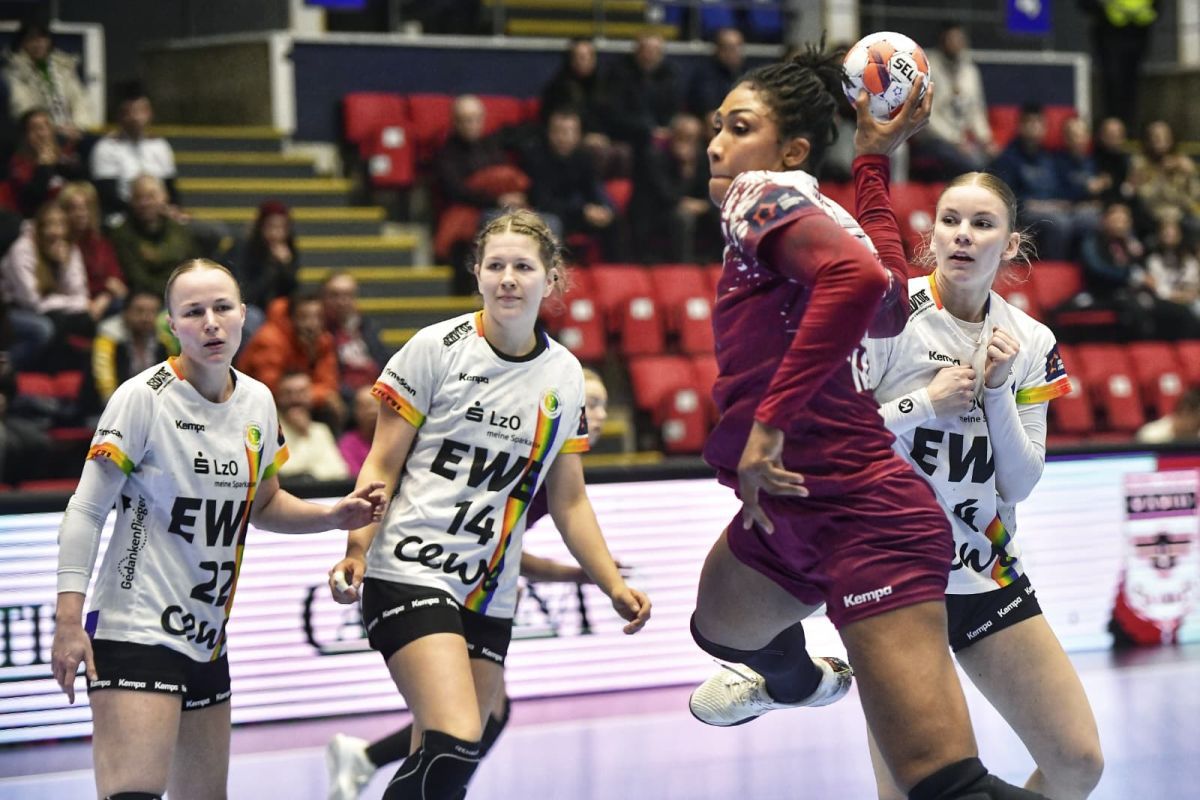 După două egaluri, în sfârșit o victorie pentru Rapid București! Echipa lui Laurent Bezeau a dominat repriza secundă