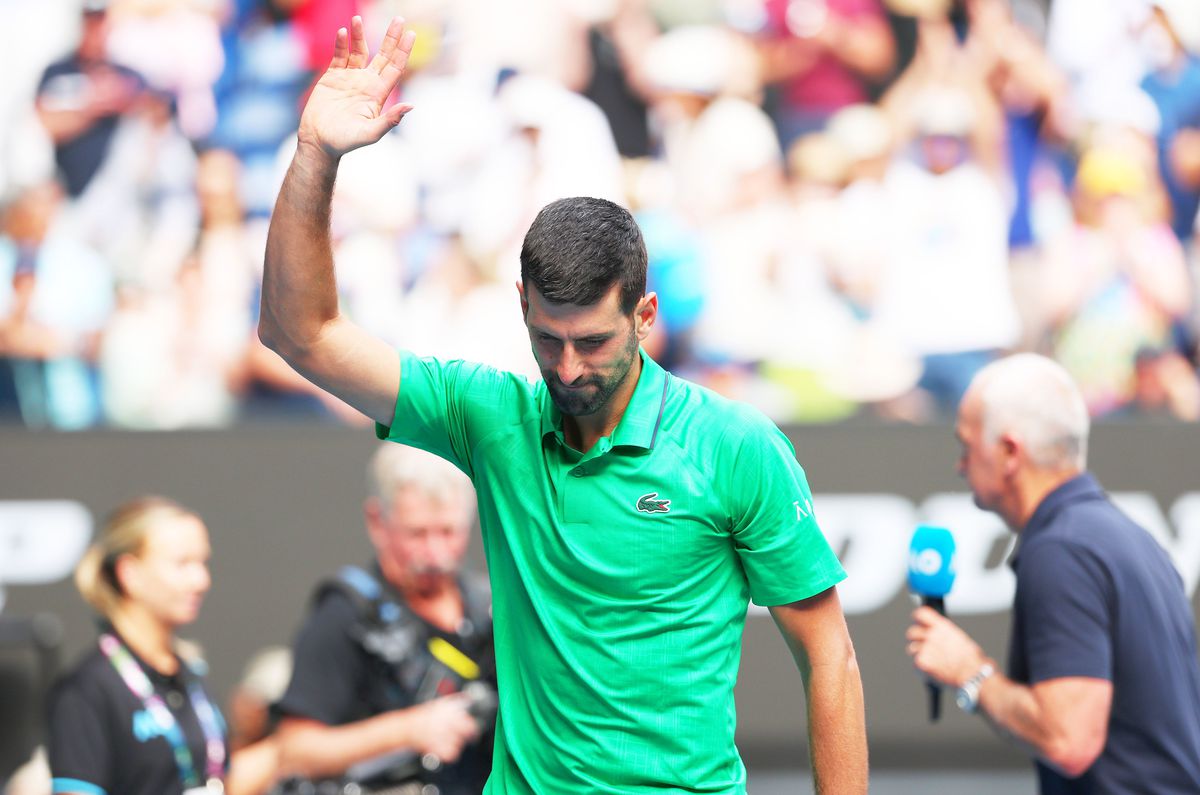 Novak Djokovic era condus cu 0-2 la seturi în sferturile Australian Open, dar adversarul a abandonat: „Sunt norocos, urma să plec acasă” - GSP