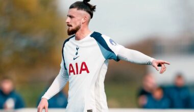 Tottenham a primit oferta pentru Radu Drăgușin! » Roma ar putea plăti o penalizare dacă nu-l va cumpăra