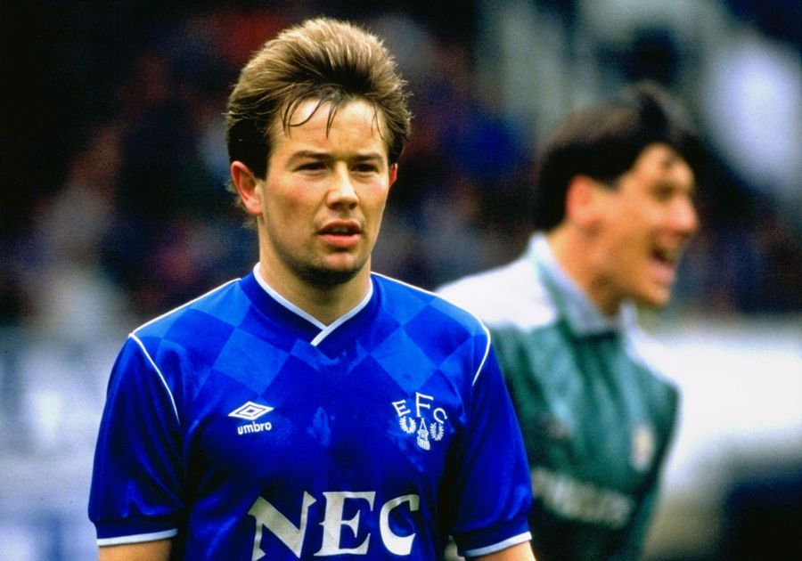 Steven Gerrard l-a sfătuit să accepte, antrenorul a semnat, dar a fost RĂPIT din aeroport și a fost salvat de un iPhone!