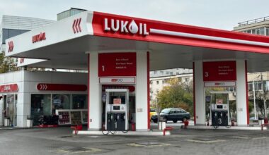 Ce planuri are compania americană de investiții Carlyle cu activele Lukoil din România