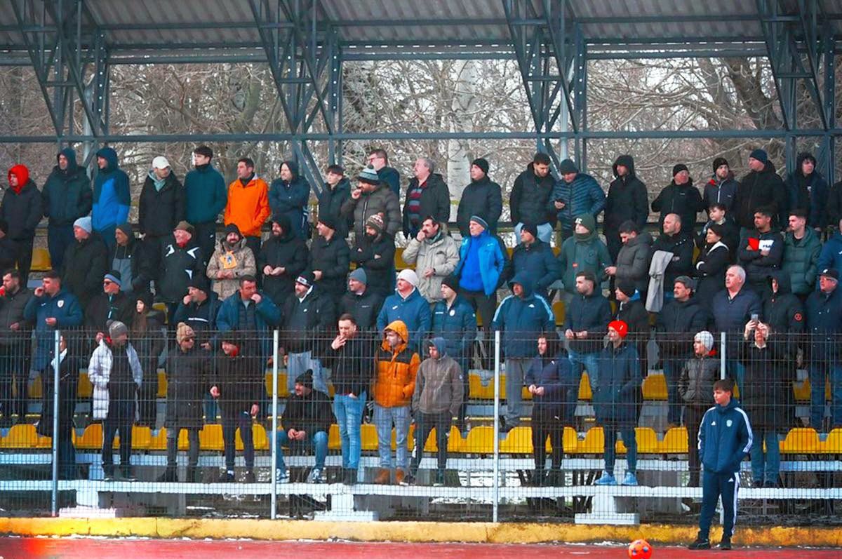 „Vă rupem picioarele!” » Tensiune în Superligă, publicul a explodat: „Demisia!”