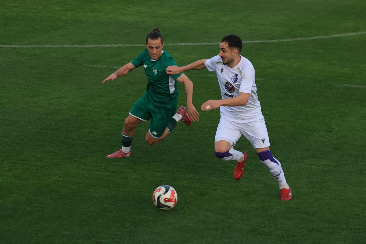 FC Argeș - Bursaspor 1-2 » Revelația din Superligă a pierdut cu primul loc din a treia divizie turcă