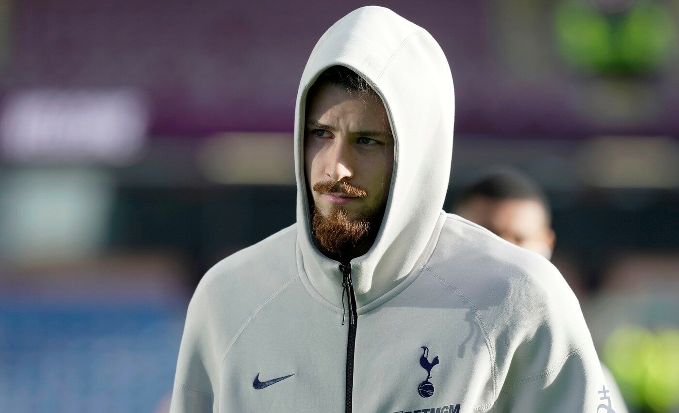 Adevăratele motive pentru care Tottenham Hotspur nu l-a vândut încă pe Radu Drăgușin! Mercato se închide luni spre marți