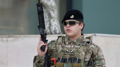Blestemul dinastiei Kadîrov. În timp ce tatăl este pe moarte, fiul cel mic luptă și el pentru viața sa după un accident groaznic