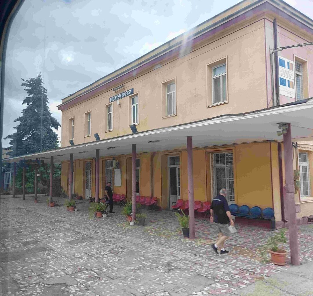 Un impiegat a trimis trenul în direcția greșită, apoi a modificat registrul