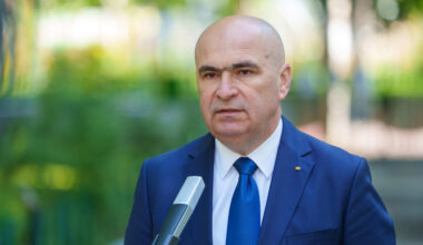 Premierul Ilie Bolojan: Trebuie să creștem vârsta de pensionare pentru toate categoriile cât mai aproape de vârsta standard - Economedia.ro