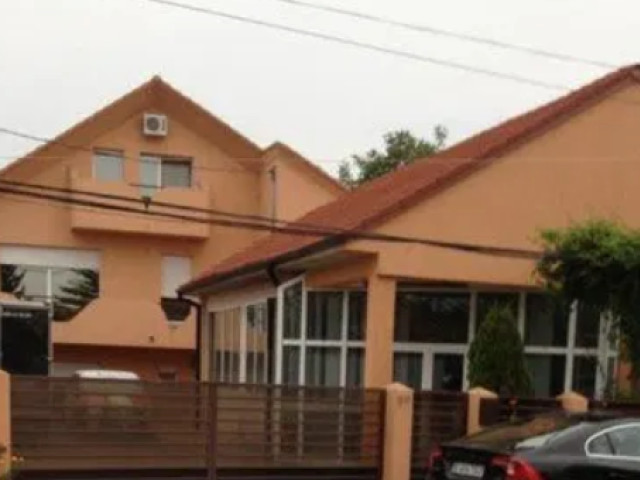 Își vinde casa cu piscină și saună din Bârlad cu 800.000 €: ”Nu e pentru noi”