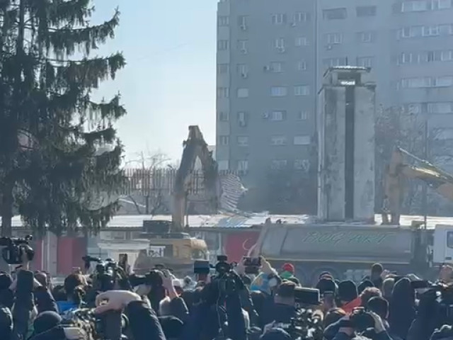 Zi istorică: A început demolarea ”Stadionului Dinamo”