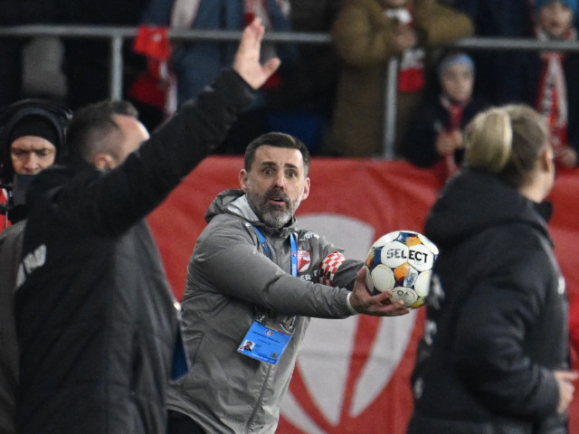 Zeljko Kopic a fost întrebat direct dacă îl scoate pe Epassy din poartă, după gafa cu Petrolul