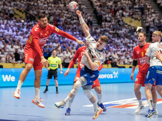 PRIMA victorie din istorie la CM! Au făcut instrucție cu adversarii și sunt la un pas de calificare