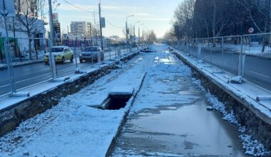 O mare structură de beton linii de tramvai