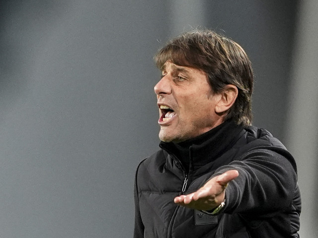 KO pentru Conte! Cristi Chivu își freacă palmele