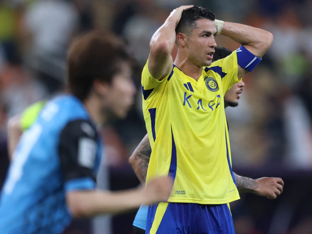 cinci goluri și două cartonașe roșii