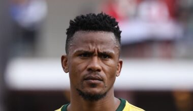 Ngezana, out de la Cupa Africii! Fundașul campioanei, eliminat de rivalul Epassy! Duel tare pentru dinamovist în sferturi