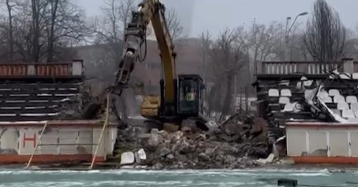 Tribuna 2 e istorie. În ce stadiu au ajuns lucrările de demolare ale stadionului Dinamo