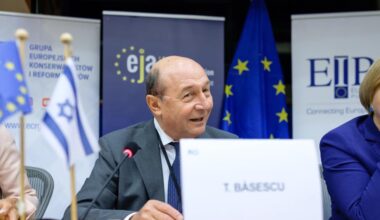 Băsescu crede că Nicușor Dan face o greșeală: Nu are de ce să negocieze parte din autoritatea lui