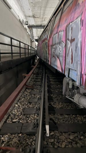 BREAKING. Metrou deraiat la granița dintre ani