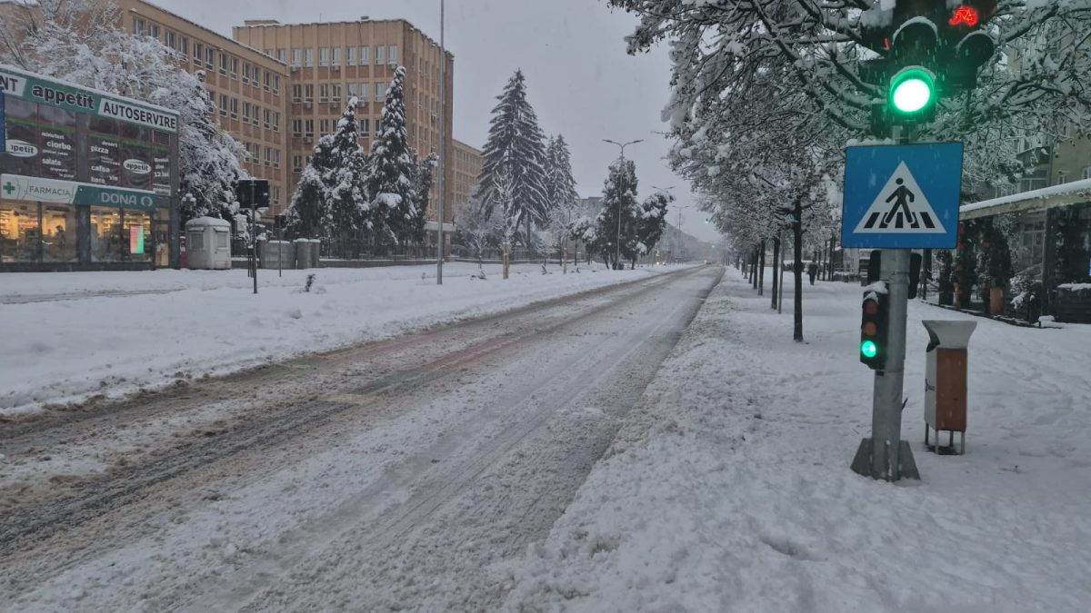 Ce măsuri au fost adoptate în regim de urgență, la nivelul județului Alba, după ninsorile abundente din ultimele ore