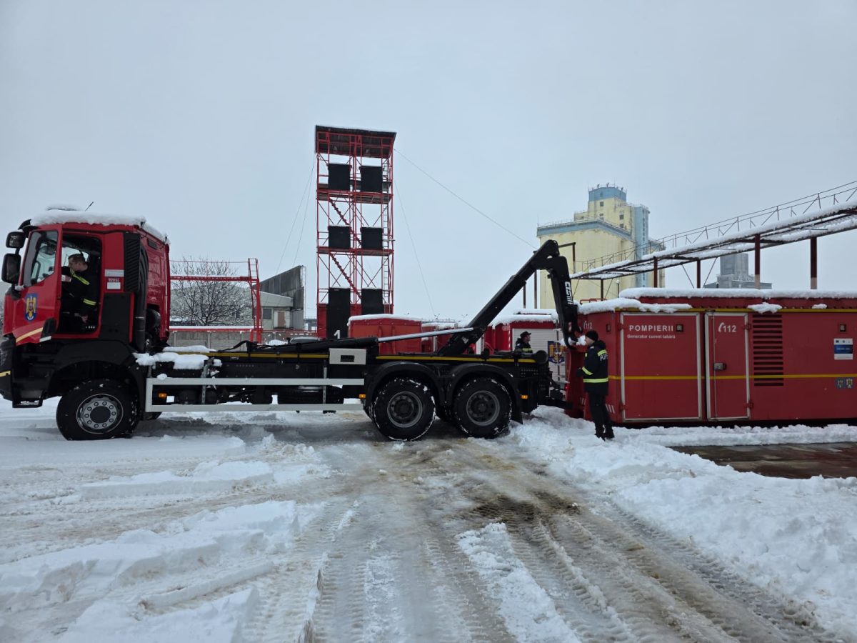 Peste 34.000 de locuitori din Alba nu au curent din cauza ninsorilor abundente. Ce intervenții au avut loc pe raza județului