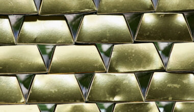 Raliu record pe piața metalelor prețioase: aurul, argintul și platina, la maxime istorice