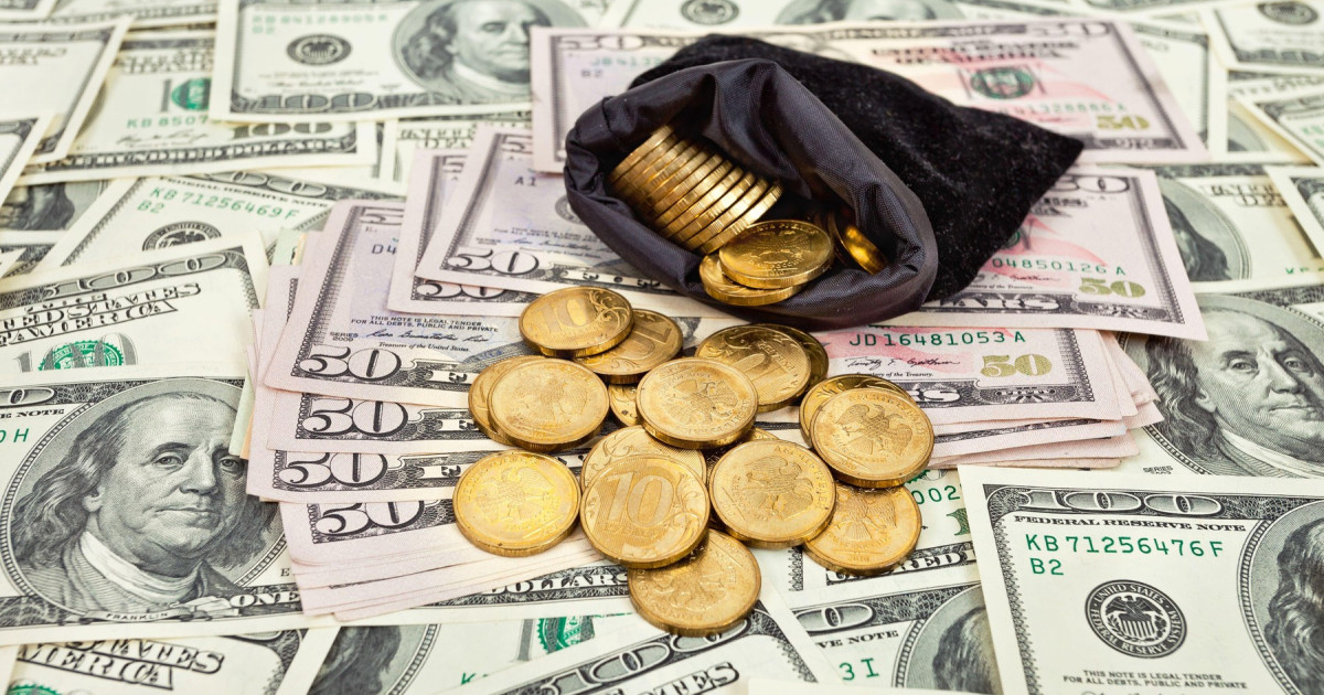 Donald Trump agravează problemele dolarului, prin declarațiile pe care le face: „Cred că merge grozav”