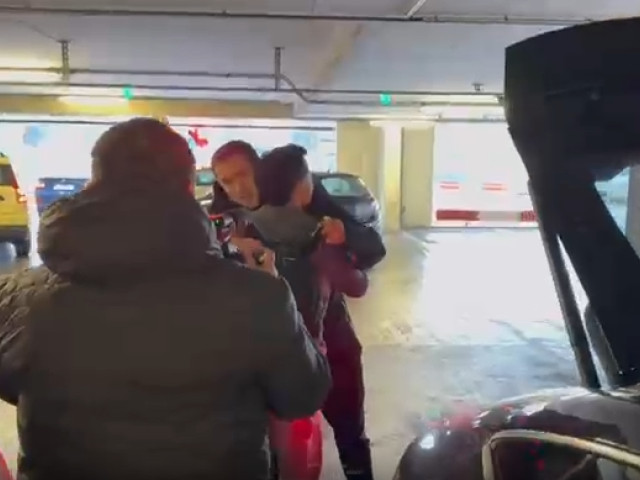 Video Exclusiv | Surpriză uriașă! Cine l-a așteptat pe Olimpiu Moruțan la aeroport, înainte de semnarea contractului cu Rapid