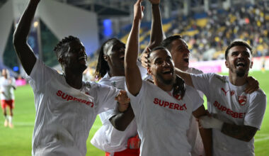 Zeljko Kopic l-a trimis pe banca de rezerve și ar putea să plece, dar jucătorul lui Dinamo este o veritabilă vedetă în țara lui: „În fiecare săptămână!”