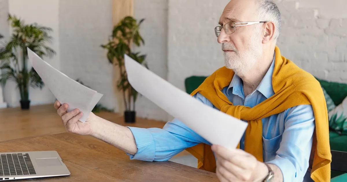 Un pensionar învinge Casa de Pensii și obține „valorificarea grupei a II-a în procent de 100%”. Cât ia în plus • Newsweek România