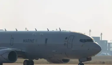 Două avioane de spionaj americane plecate din Constanța au survolat Marea Neagră. Transmit date la Pentagon • Newsweek România