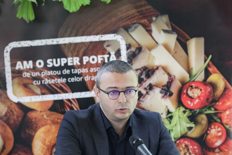 Economistul Iancu Guda, la o conferinţă de presă privind HoReCa - Foto: INQUAM PHOTOS/Octav Ganea