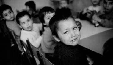 În 1991 am văzut „orfelinatele groazei”. De ce ar trebui să le vadă și generațiile Z și Alpha. O sugestie pentru Adriana Săftoiu, directorul TVR