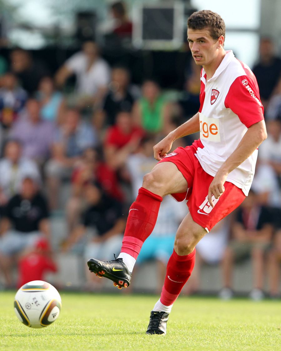 Nu pierd timpul! Fiica lui Bodescu de la FRF i-a spus „DA” fostului atacant din Superliga