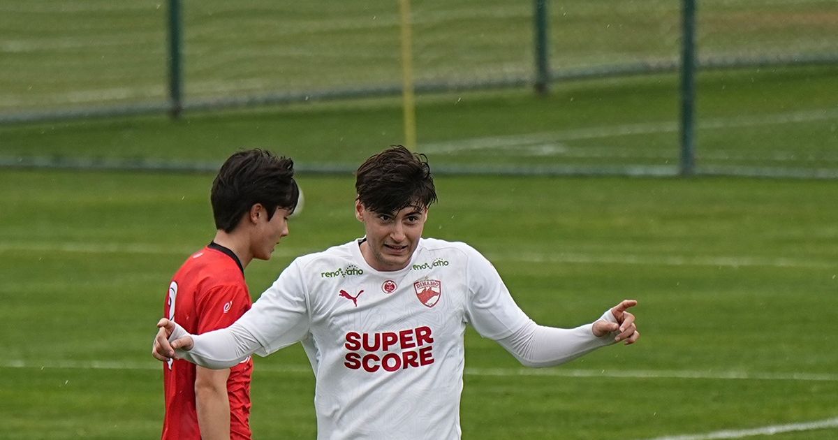 Laude pentru un dinamovist / Basarab Panduru: „E pariul lui Dinamo! Face faze frumoase”