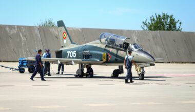 Singura fabrică de avioane militare din România, în pericol de închidere. Miruță: S-a întâlnit un prost cu un șmecher