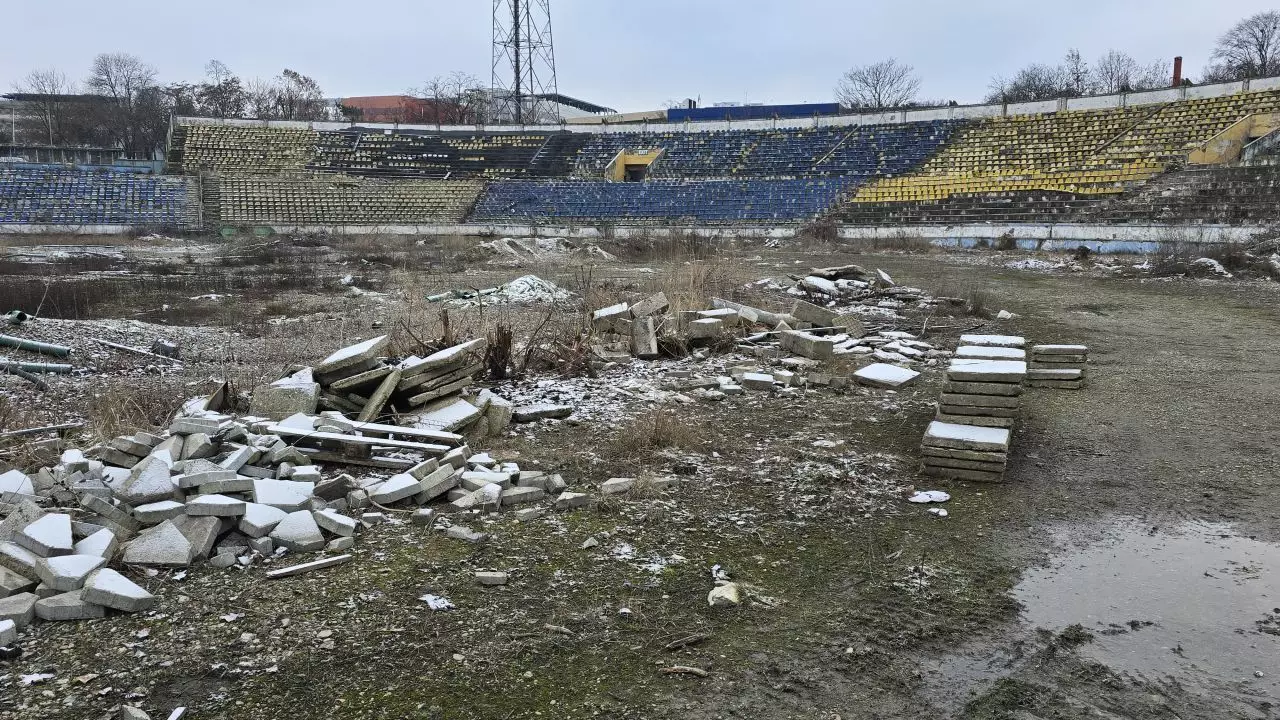 Stadionul din Bacău: teatrul mort din centrul orașului! Cum mai arată „sufletul” fotbalului băcăuan