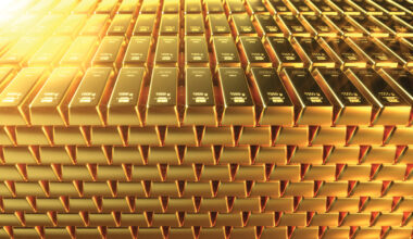 Scăderi istorice pentru aur şi argint, după creşterea...