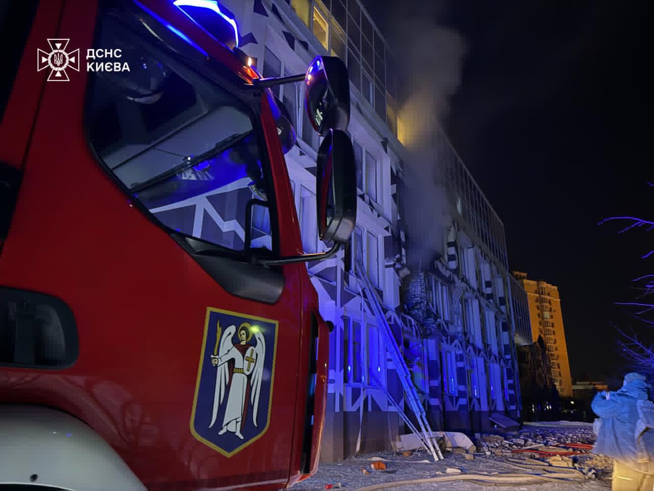 Ziua 1418 Operațiunea "Kievul în 3 zile" bate recordul Germaniei naziste. Ucraina lovește 3 platforme petroliere Lukoil din Marea Caspică (Video). Se caută înlocuitor pentru Kadîrov