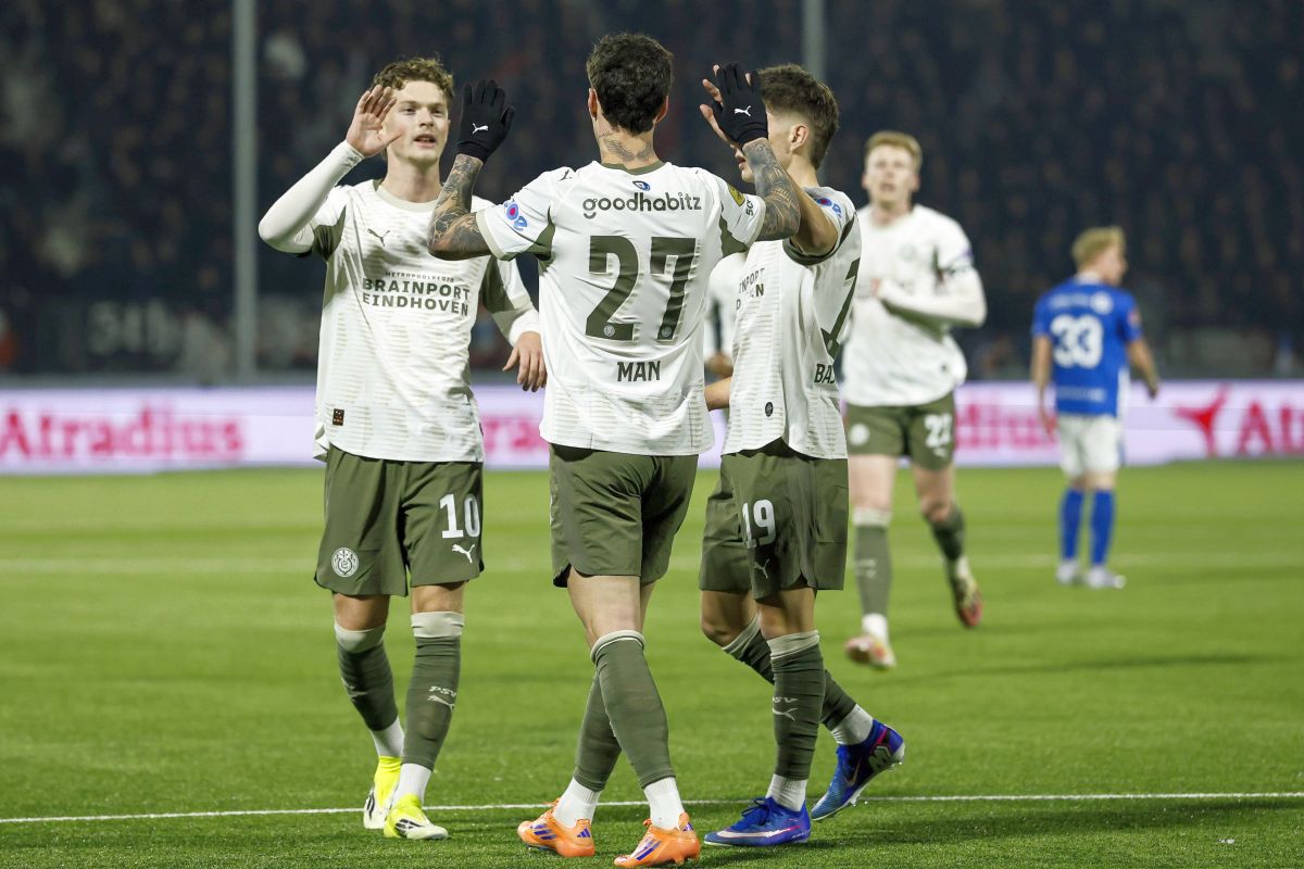 Den Bosch - PSV 1-4 » Dennis Man a marcat și a ieșit după 29 de minute