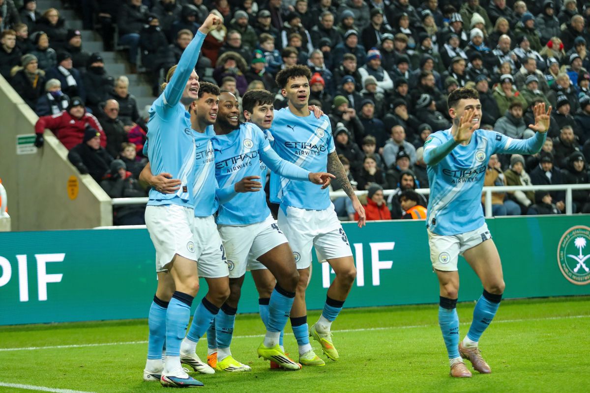 Manchester City e cu un pas pe Wembley » Victorie cu Newcastle în semifinala Cupei Ligii