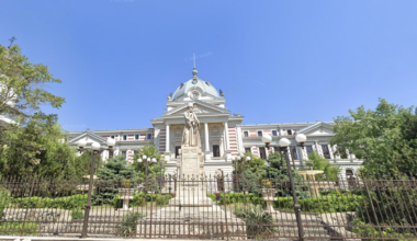 Care a fost prima statuie din București? Îl înfățișează pe Spătarul Mihail Cantacuzino și are peste 150 de ani • Vechiul București