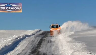 Angajaţii DRDP Craiova, impresionaţi de peisajele de iarnă de pe drumurile pe care trebuie să… - Gândul