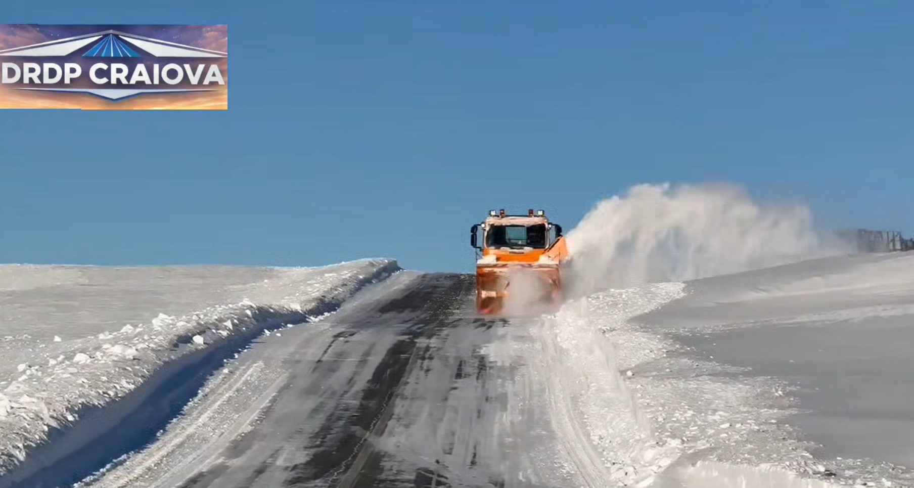 Angajaţii DRDP Craiova, impresionaţi de peisajele de iarnă de pe drumurile pe care trebuie să… - Gândul