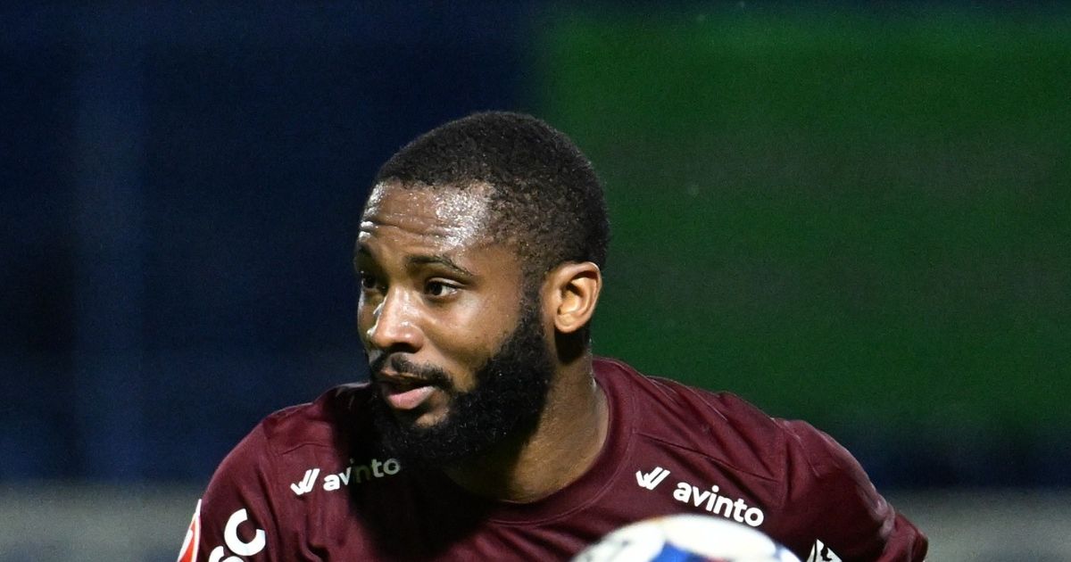 Au început plecările de la CFR! Unul dintre fotbaliștii aflați pe lista neagră a clujenilor și-a făcut deja bagajele