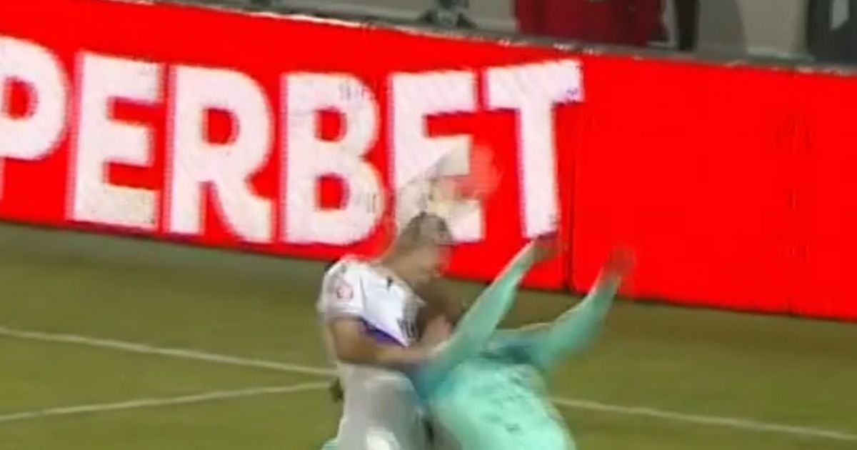 „Sunt uluit”. FOTO. Ce decizie a luat Florin Chivulete după  faza controversată din careul celor de la UTA: „Mă îngheață”