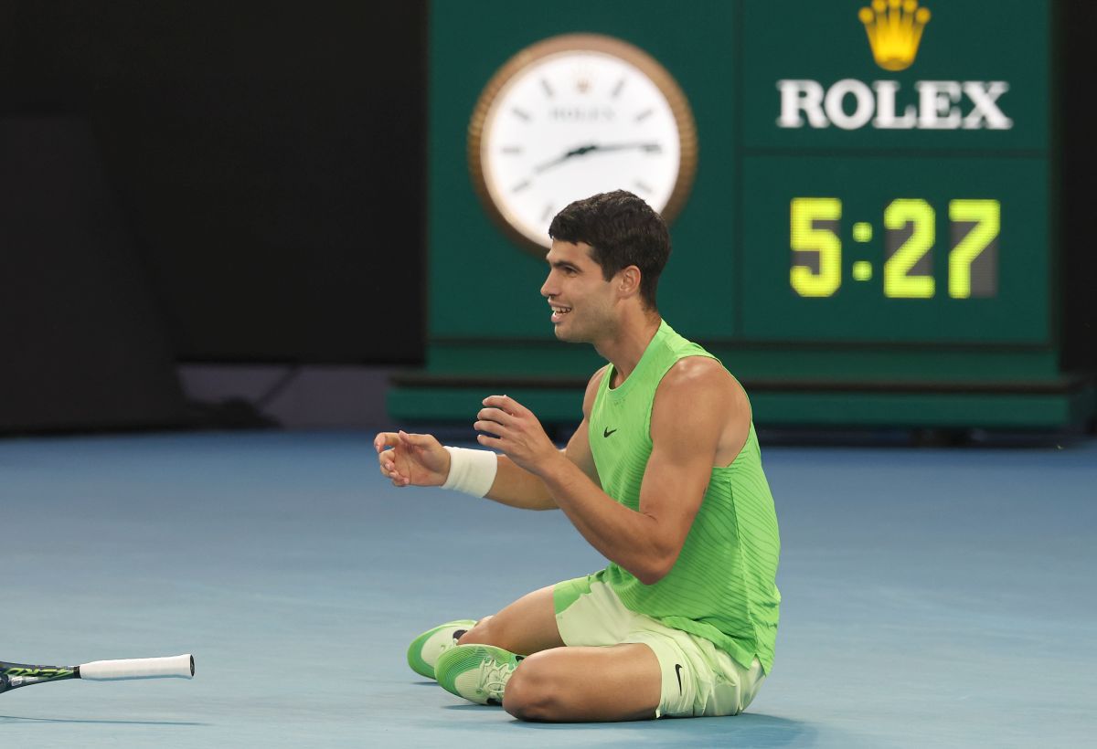 video Carlos Alcaraz, triumfător în cea mai lungă semifinală din istoria Australian Open! Alexander Zverev a revenit de la 0-2 la seturi, dar nu s-a putut impune
