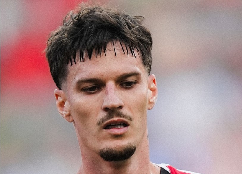 Dennis Man, taxat de presa din Olanda după meciul din Liga Campionilor